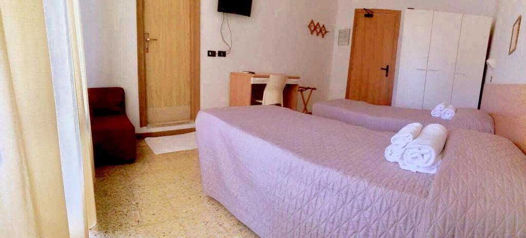 Hotel La Pergola Bellaria-Igea Marina Extérieur photo